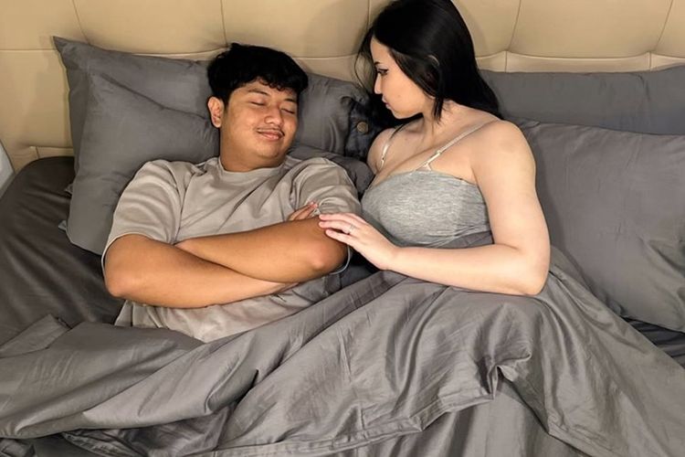 Viral Video Aksi Ello MG x MsBreewc: 'Kuat Berapa Menit?'