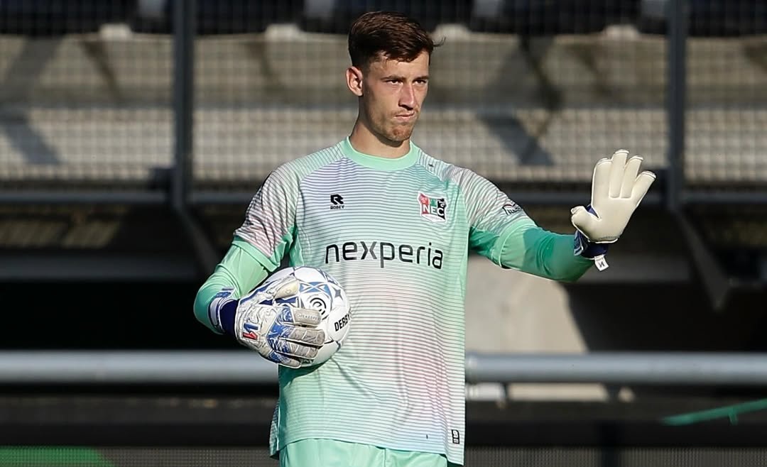 Robin Roefs Masuk Radar Tottenham, Berpotensi Pecahkan Rekor Transfer Kiper!