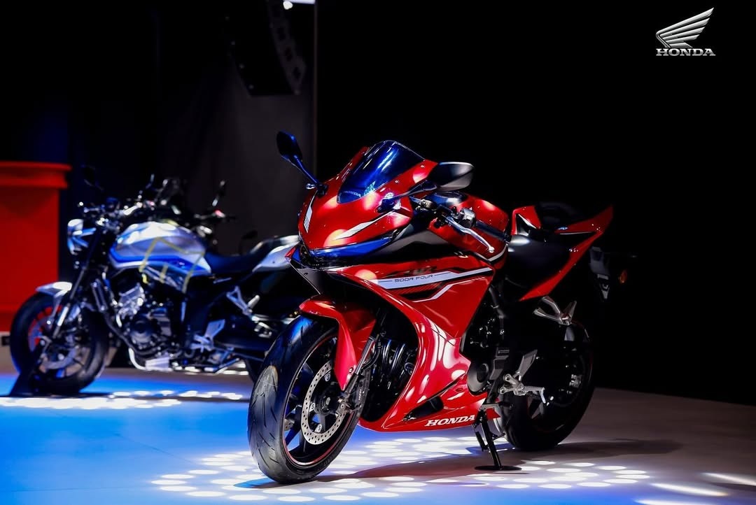 Simfoni Empat Silinder Kembali! Honda CBR500R Four Guncang Dunia di China