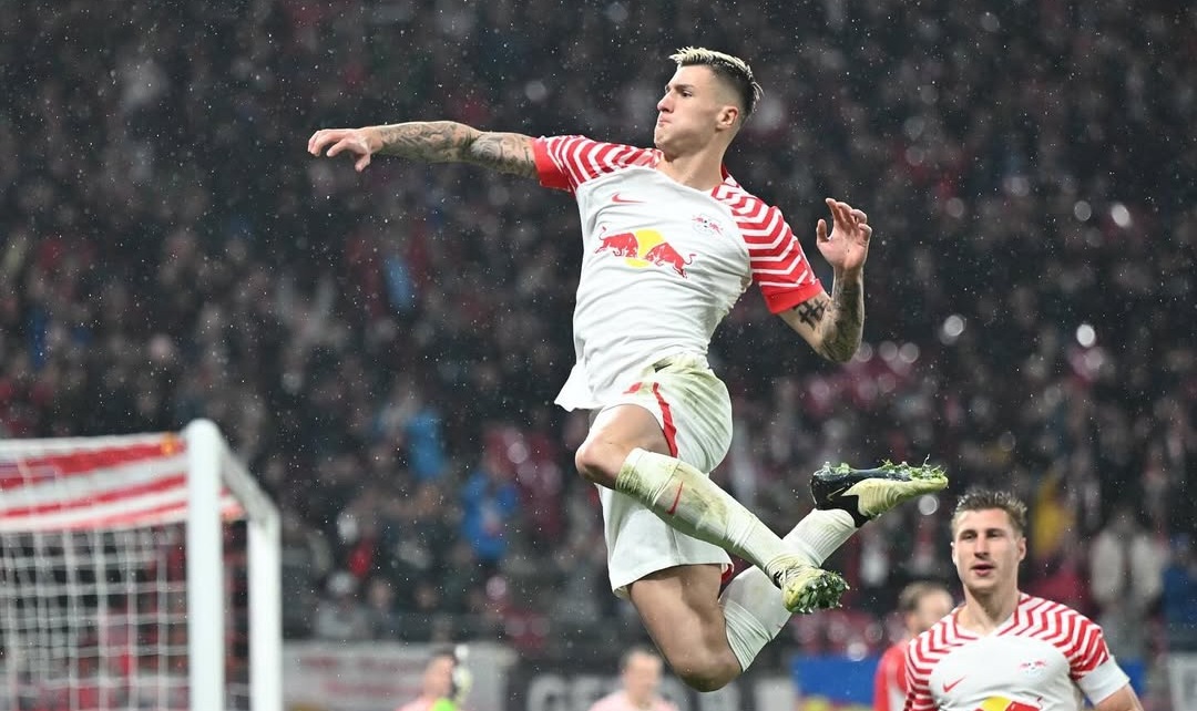 Benjamin Sesko Jadi Rebutan! Newcastle Naikkan Tawaran Demi Kalahkan MU