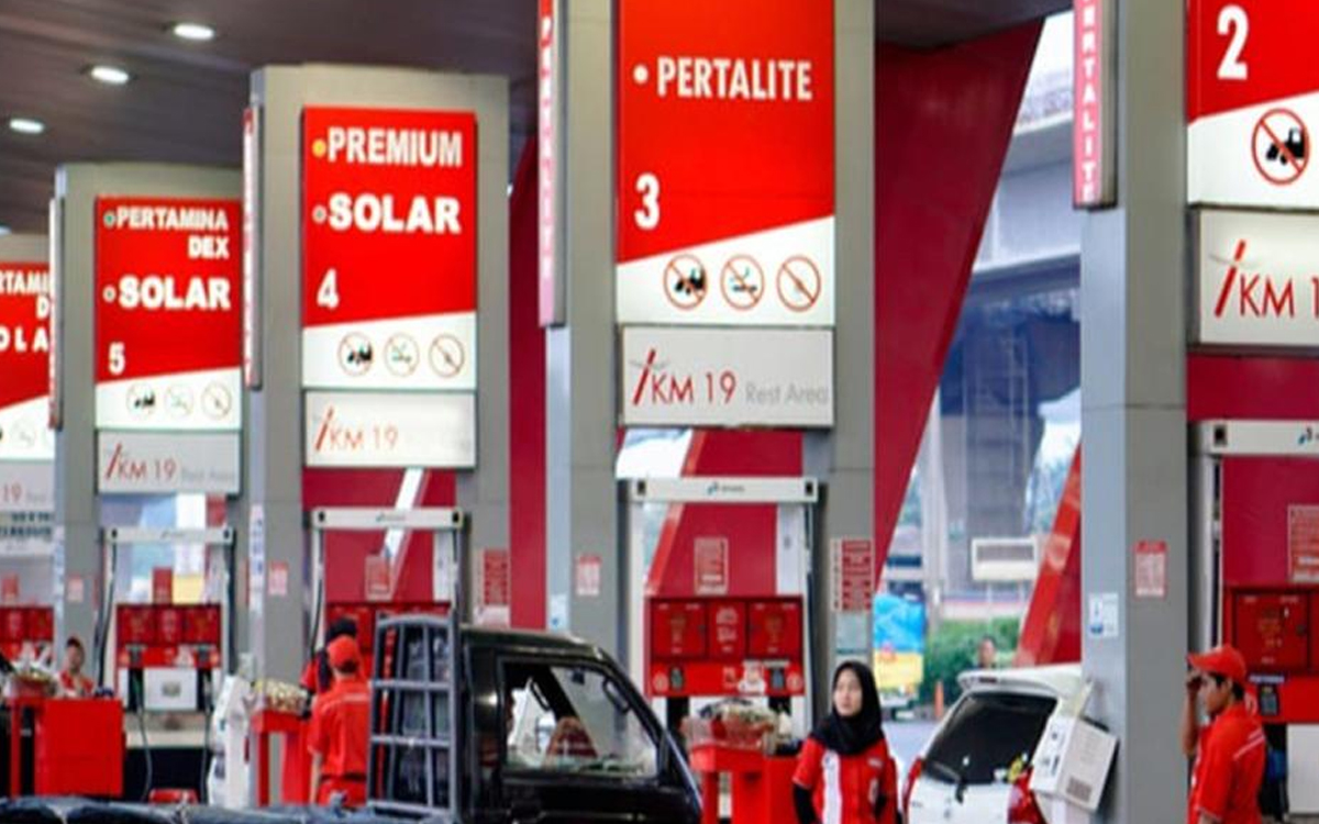 Urai Antrean Panjang, Pertamina Gelontorkan Stok BBM Ekstra dan Patroli SPBU Kendari
