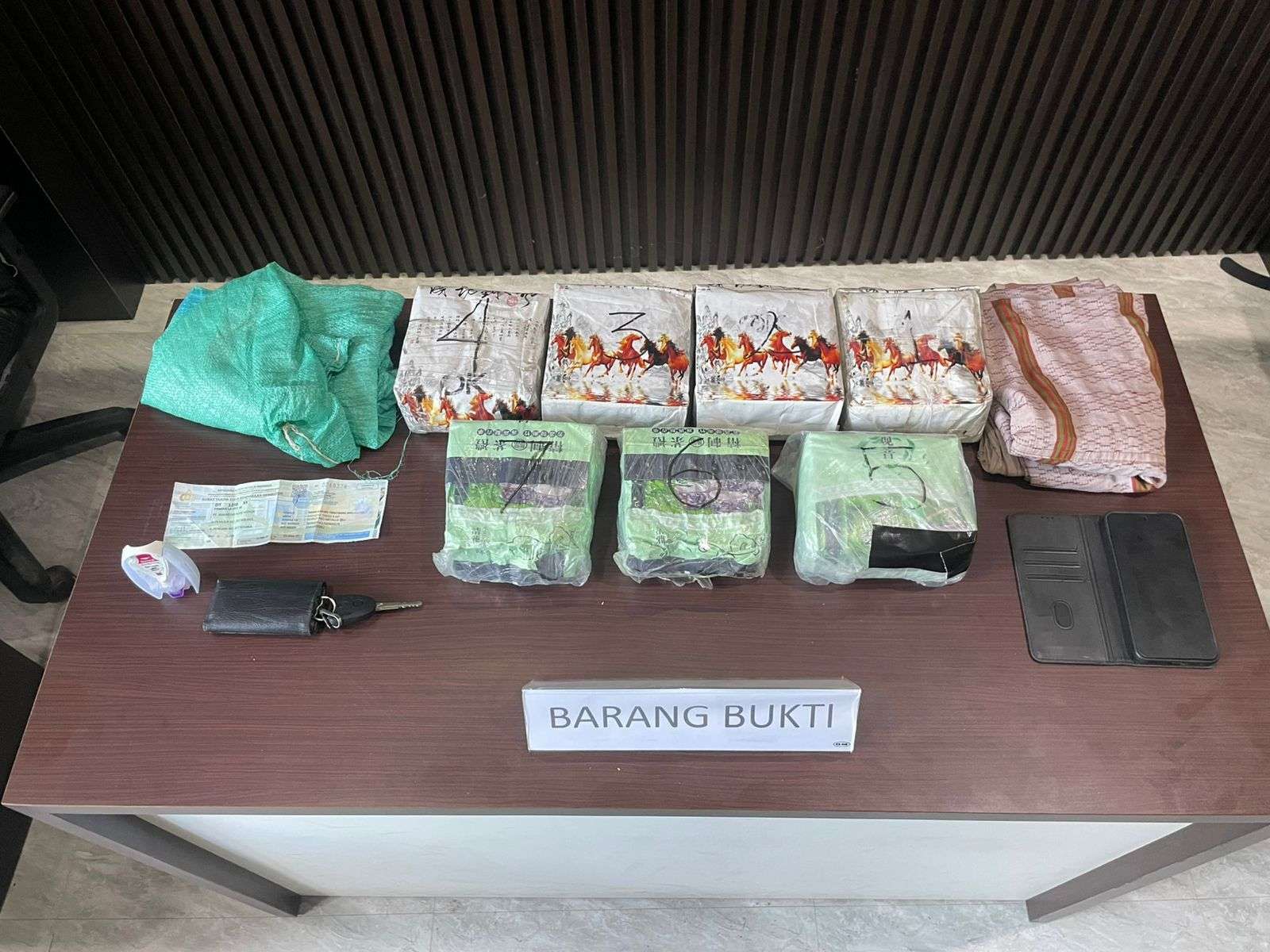 Bawa 7,4 Kg Sabu ke Kota Kendari, Warga Kolaka Diamankan di Mobil Terrios