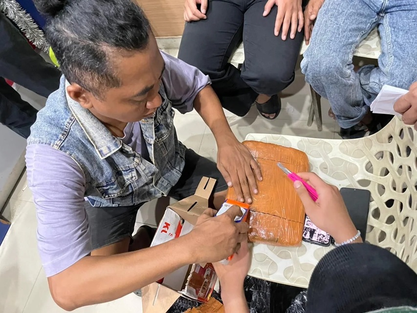 Jelang Tahun Baru 2026, Polisi dan Bea Cukai Kendari Gagalkan Peredaran 1,1 Kg Ganja