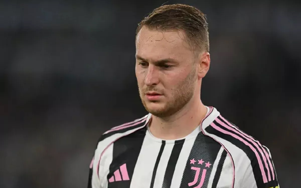 Sikut-sikutan MU dan Aston Villa Berburu Teun Koopmeiners Sebelum Bursa Transfer Tutup
