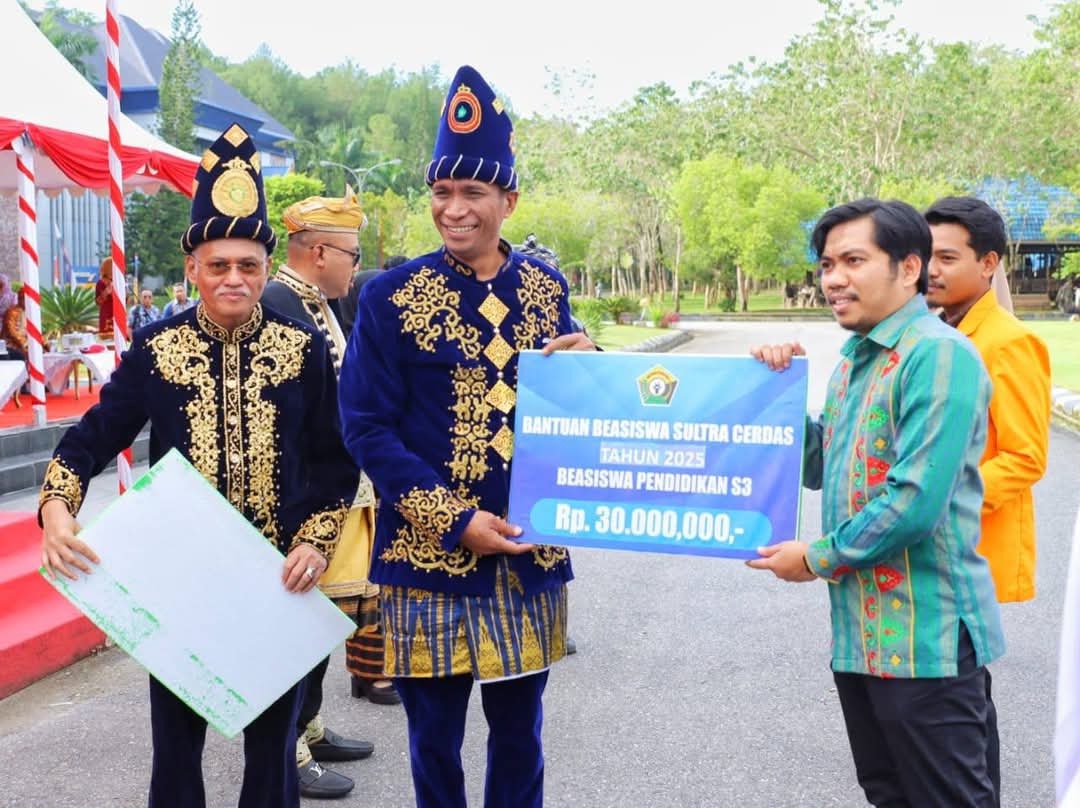 Pemprov Sultra Siapkan Rp10,2 Miliar untuk Seragam Gratis Siswa SMA/SMK