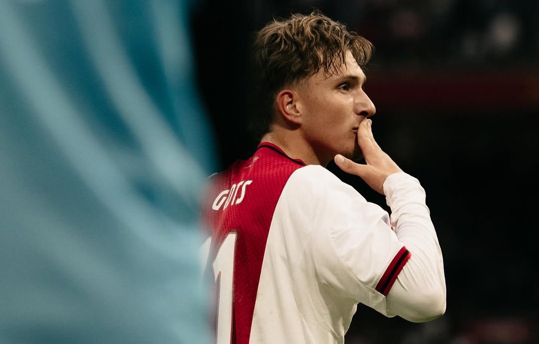 Arsenal dan Barcelona Pantau Winger Muda Ajax Mika Godts: Penerus Eden Hazard?