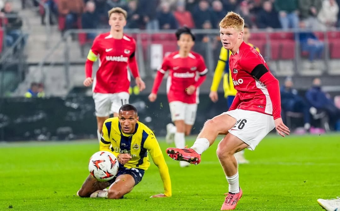 Bursa Transfer Memanas! Chelsea Incar Gelandang Muda AZ Alkmaar Kees Smit