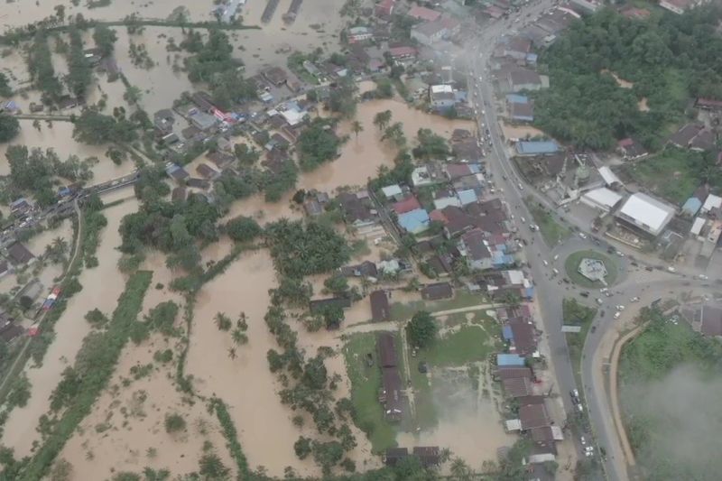 Mentan Perintahkan Perbaikan Tanggul Jebol di Kendari, Bantuan Miliaran Digelontorkan