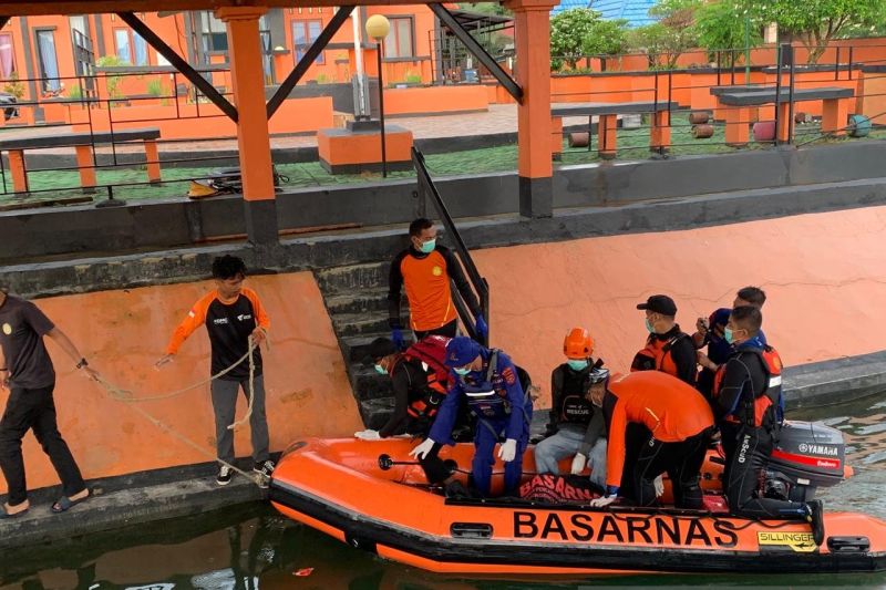 Duka di Bungkutoko, Tim SAR Temukan Pemancing yang Tenggelam di Perairan Kendari