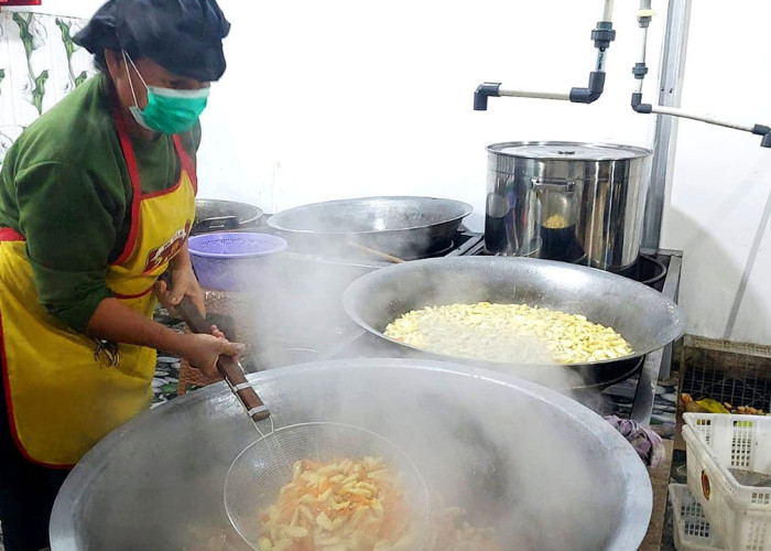 SPPG Polresta Kendari Resmi Beroperasi, Layani 2.700 Penerima Program Makan Bergizi Gratis