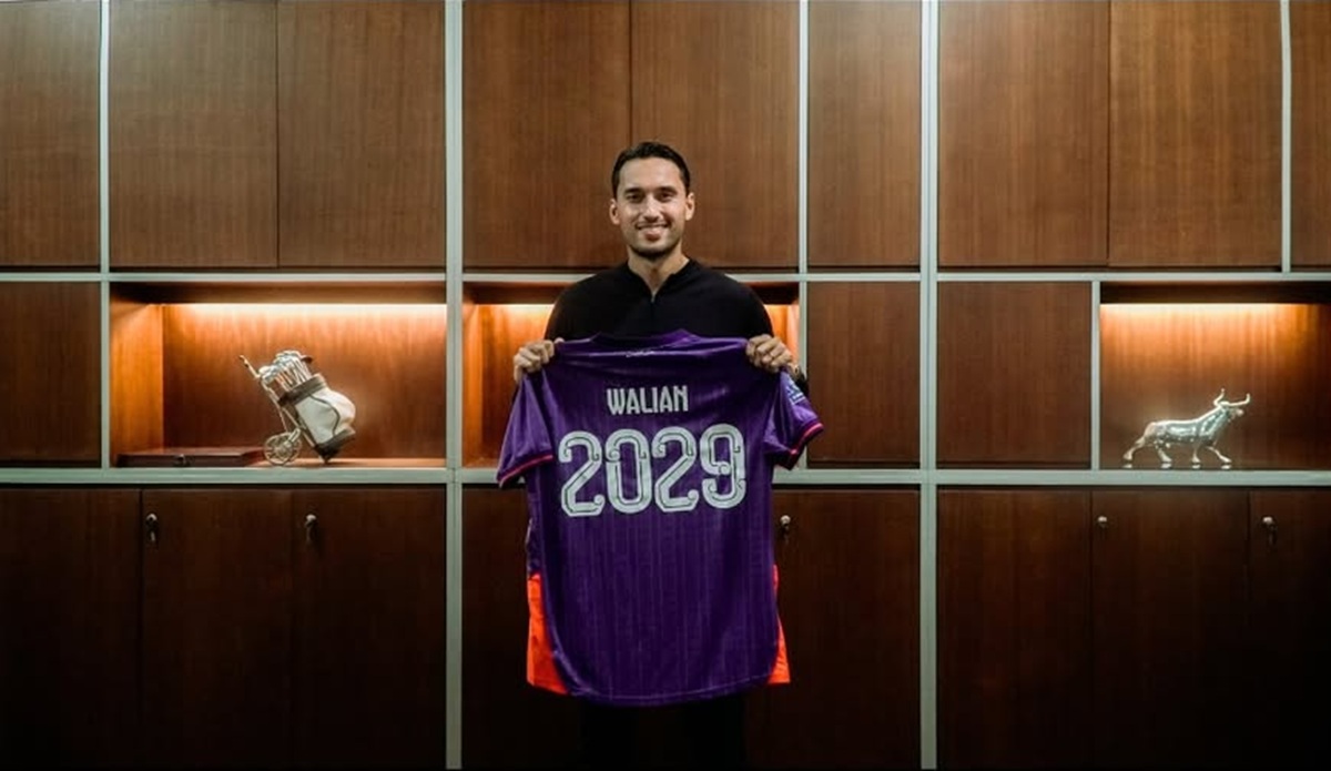 Ezra Walian Resmi Bertahan di Persik Kediri
