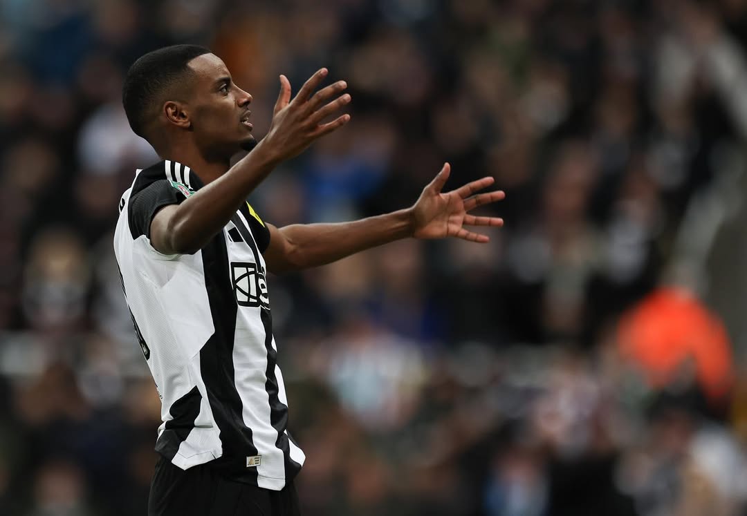 Alexander Isak Murka! Newcastle Tutup Pintu ke Liverpool: Berlatih Terpisah dari Tim