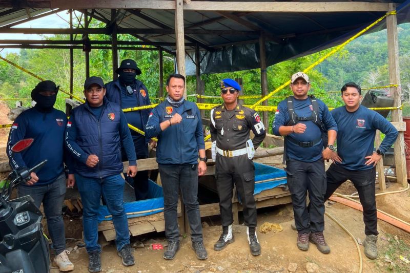 Polisi Bongkar Tambang Emas Ilegal di Bombana, 7 Warga Diamankan