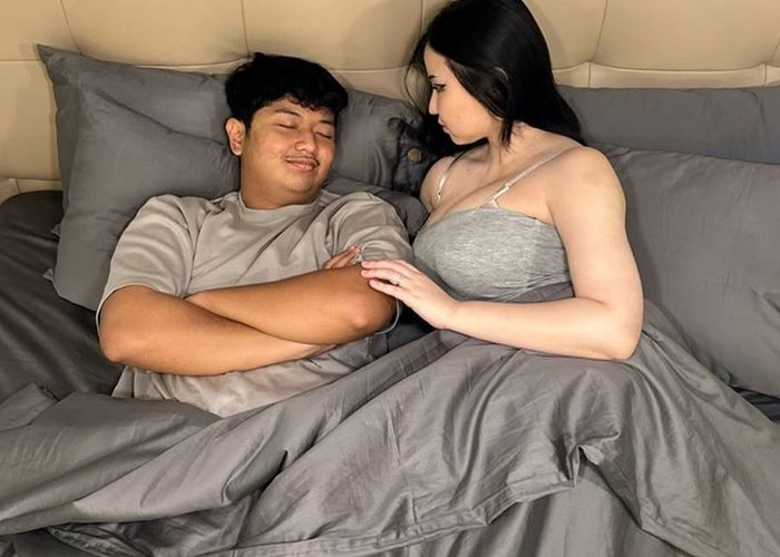 Viral Video Aksi Ello MG x MsBreewc: 'Kuat Berapa Menit?' 