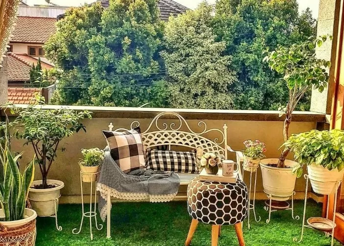 Inspirasi Taman Mungil di Lantai 2 Rumah Minimalis: Bikin Adem, Bikin Betah!