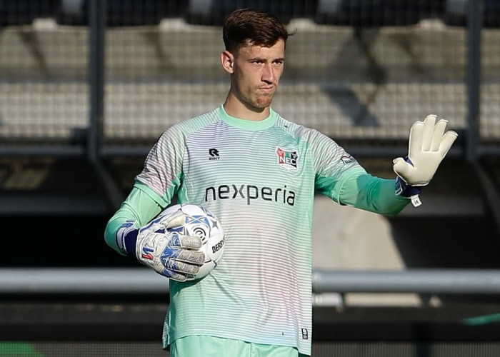 Robin Roefs Masuk Radar Tottenham, Berpotensi Pecahkan Rekor Transfer Kiper!