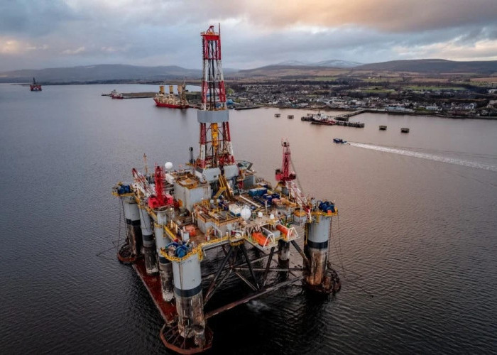 Harga LNG Naik Turun Mengacu Harga Minyak Dunia