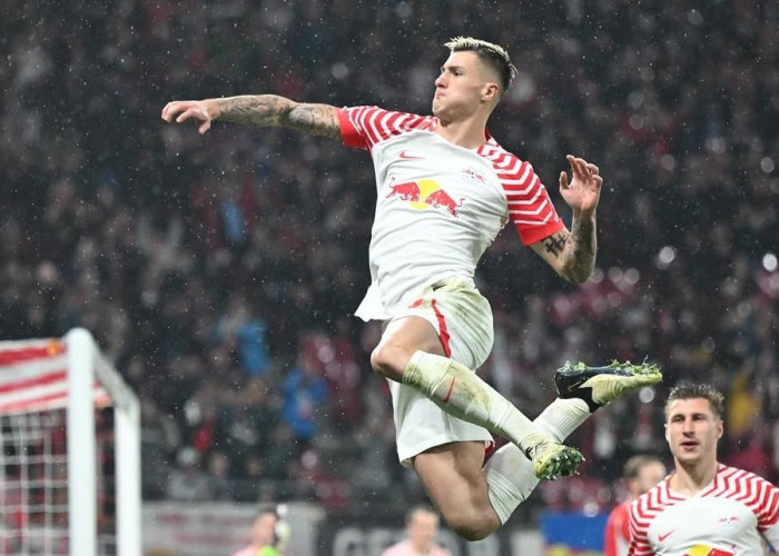 Benjamin Sesko Jadi Rebutan! Newcastle Naikkan Tawaran Demi Kalahkan MU