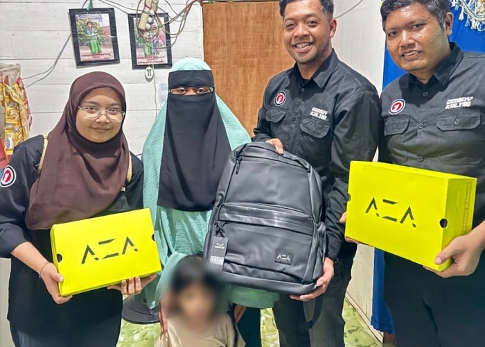 Kisah Mandala Sentuh Hati, AZA x Disway Grup Beri Bantuan Sepatu dan Tas Sekolah