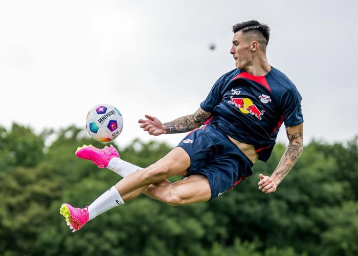 Benjamin Sesko Lebih Pilih Manchester United: Newcastle Terancam Gagal!