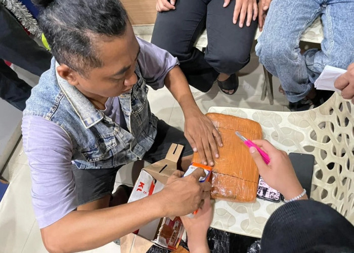 Jelang Tahun Baru 2026, Polisi dan Bea Cukai Kendari Gagalkan Peredaran 1,1 Kg Ganja