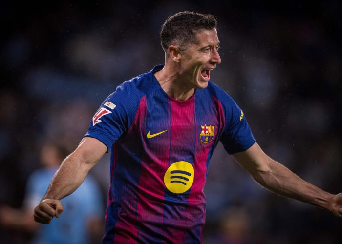 Lewandowski Masih Galau Tentukan Masa Depannya di Barcelona