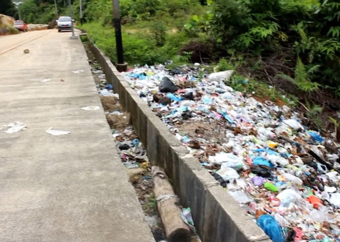 Pemkot Kendari Bakal Beri Sanksi Tegas Bagi Pembuang Sampah Sembarangan