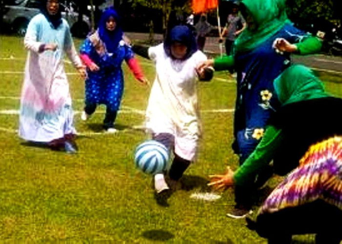 17 Ide Lomba 17 Agustus untuk Emak-Emak, Dijamin Seru dan Penuh Tawa!