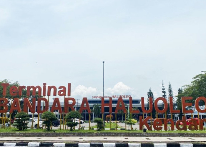 Erupsi Gunung Anak Krakatau Paksa 4 Penerbangan Kendari–Jakarta Batal, 635 Penumpang Terdampak!