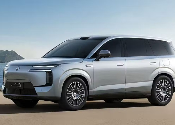 BYD Siap Luncurkan Denza N8L: SUV Mewah Bertenaga 751 HP dengan Fitur Ngecas Kilat 9 Menit!