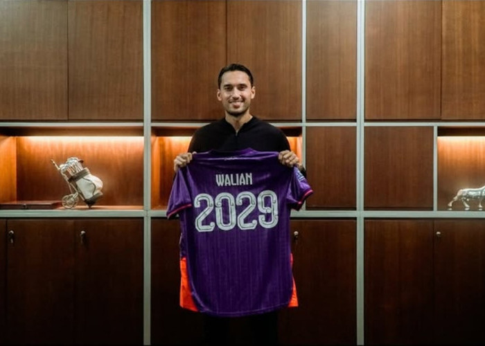 Ezra Walian Resmi Bertahan di Persik Kediri