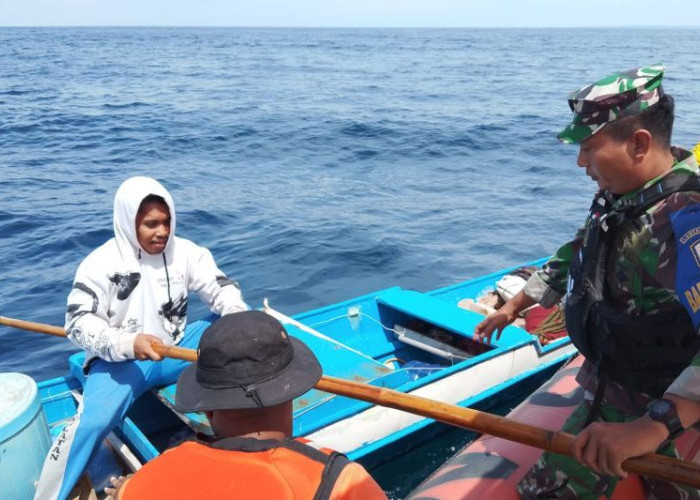   Tim SAR Berpacu dengan Waktu, Nelayan dan Anaknya Selamat dari Kecelakaan Laut di Wakatobi