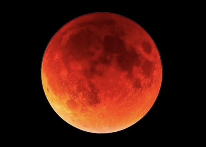 Saksikan Live Streaming Gerhana Bulan Total Harvest Blood Moon 2025