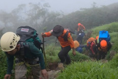 Jenazah Perempuan Korban Pesawat ATR 42-500 Ditemukan di Jurang Kedalaman 500 Meter!